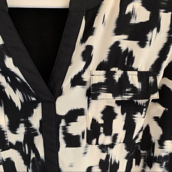 Daniel Rainn Mixed Material Abstract Tab Blouse - Picture 3 of 8